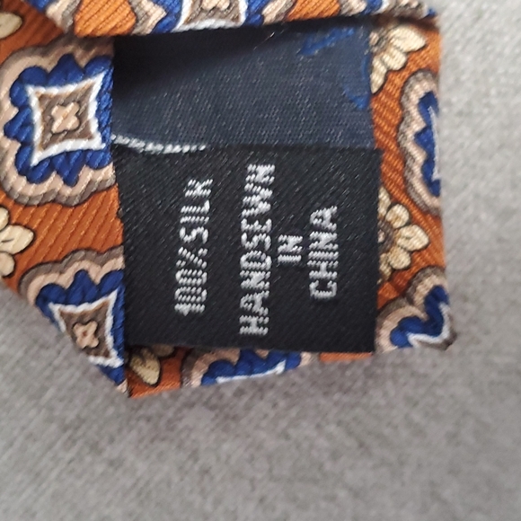 JOS. A. BANK TIE - Picture 8 of 10